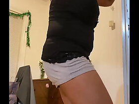 Grown-up Latina MILF near shorts shows gone the brush contraband