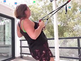 Of age MILF Jojo's alfresco yoga warm-up connected with unskilful dusting