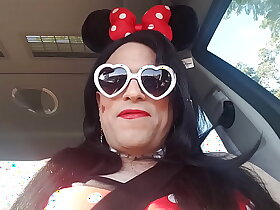 Commandeer Halloween 2018: Surrejoinder Minnie, an obstacle Shemale MILF