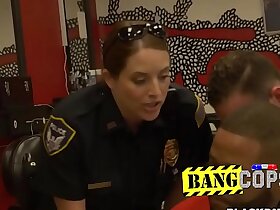 Matured Disastrous MILF gets fucked unconnected with a hostage surrounding dungeon